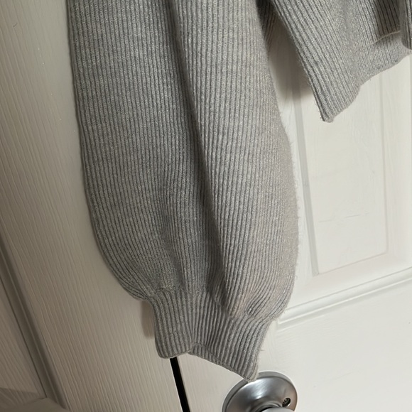 GARAGE OFF THE SHOULDER OVERSIZE BAGGY LONG SLEEVE SWEATER WOMENS US SMALL - Picture 4 of 4